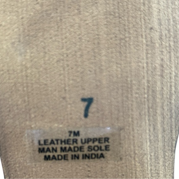 Diba Burgundy Suede Ankle Boots with Buckle Detail Size 7 NWOB - Picture 8 of 8